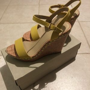 Me too wedges size 91/2